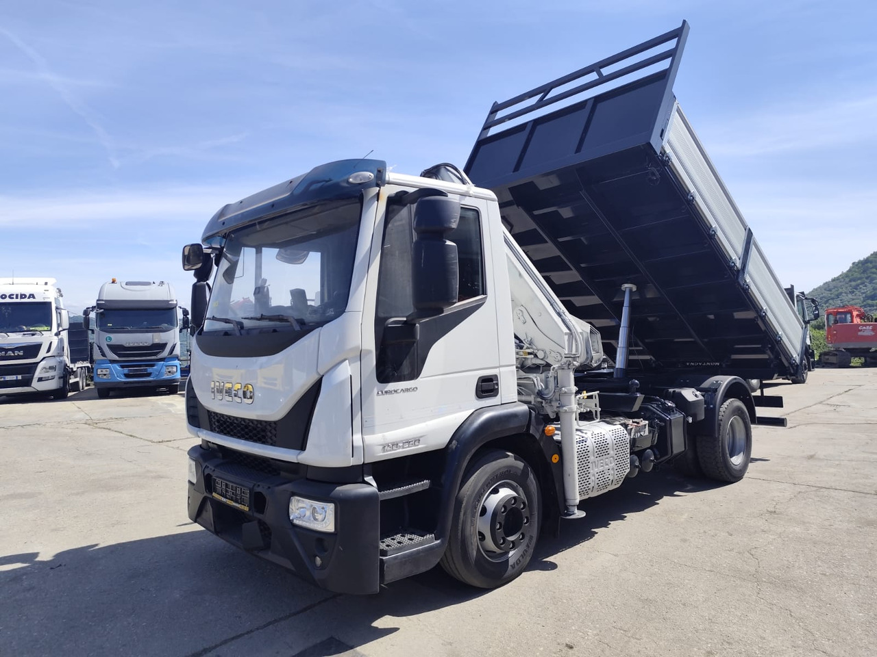 IVECO EUROCARGO 140-250 - Sklápěč, Auto s hydraulickou rukou: obrázek 1 IVECO EUROCARGO 140-250 - Sklápěč, Auto s hydraulickou rukou: obrázek 1