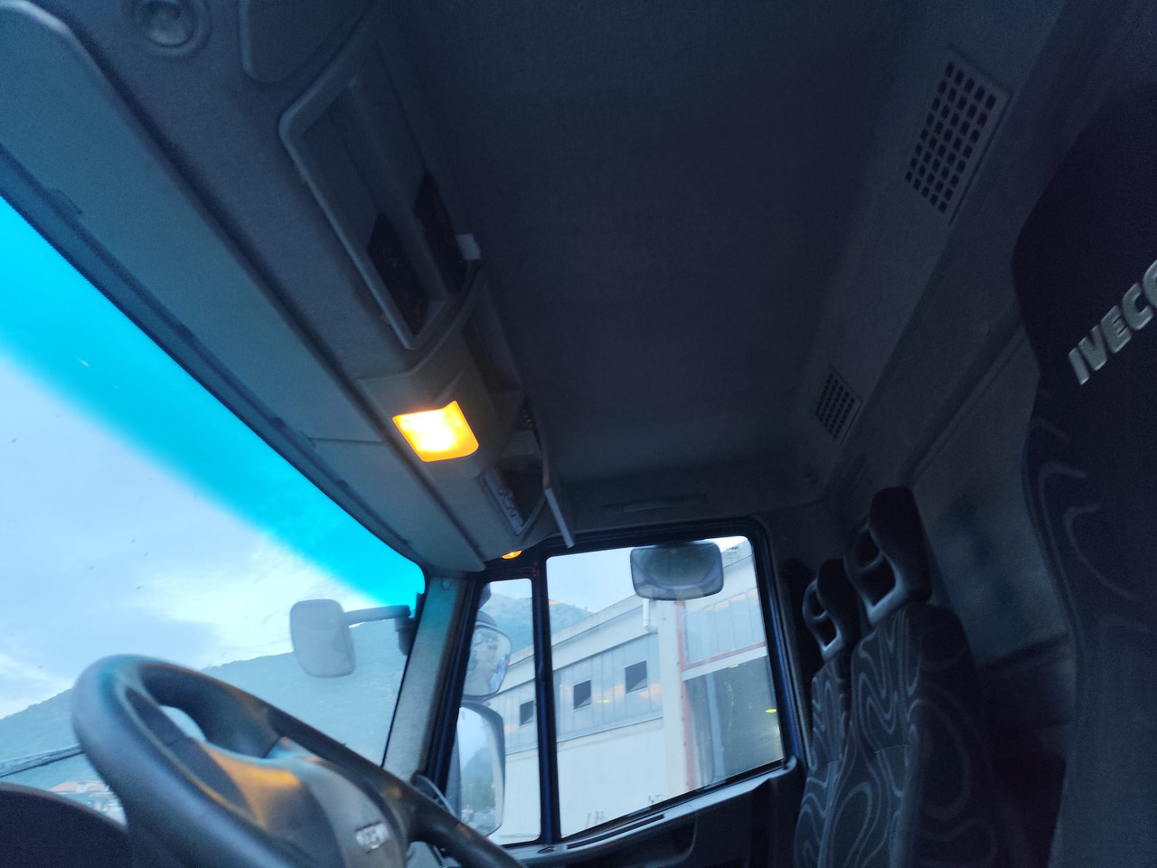 IVECO EUROCARGO 140E25 - Sklápěč: obrázek 2 IVECO EUROCARGO 140E25 - Sklápěč: obrázek 2