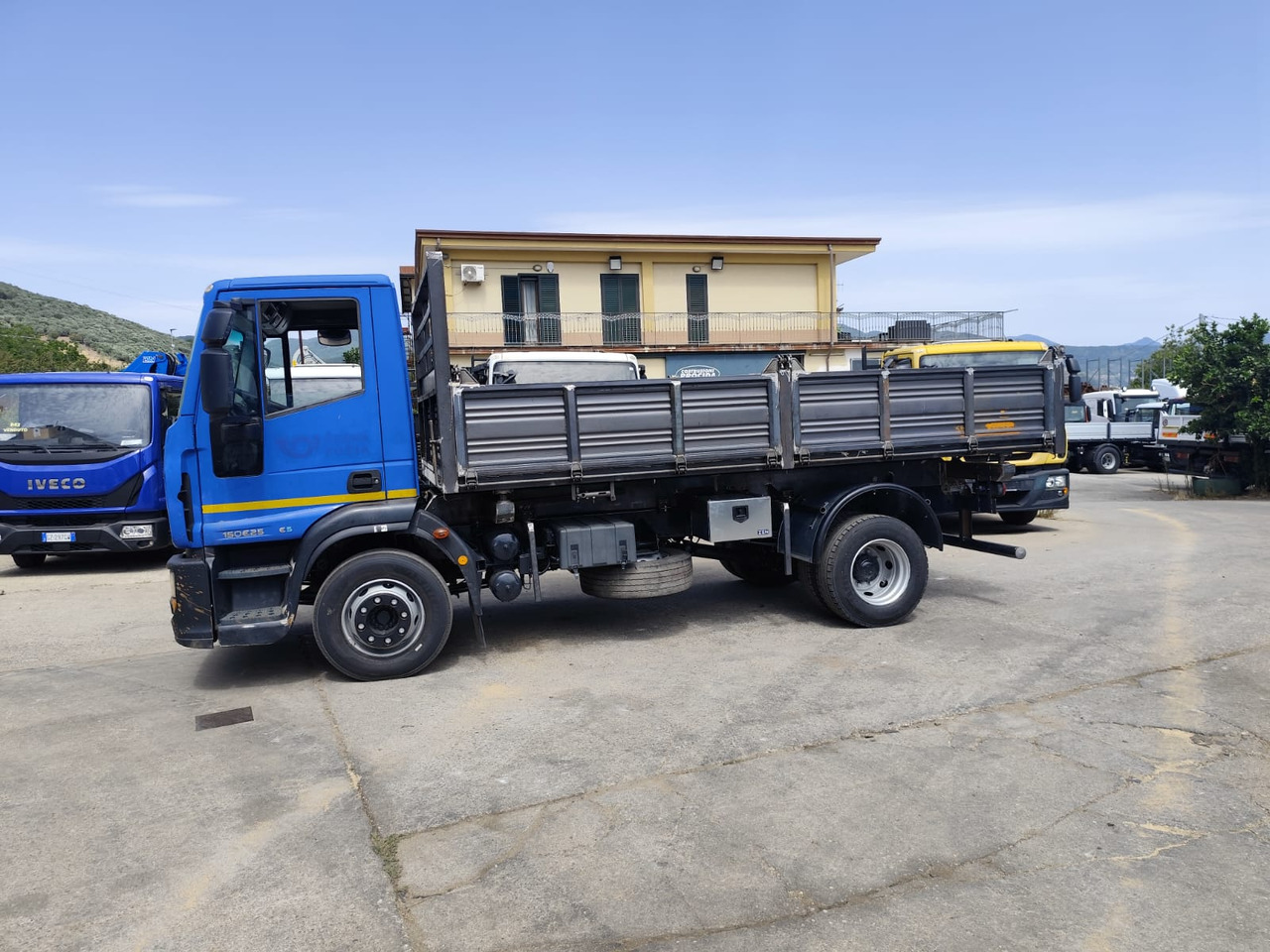IVECO EUROCARGO 150E25 - Sklápěč: obrázek 2 IVECO EUROCARGO 150E25 - Sklápěč: obrázek 2