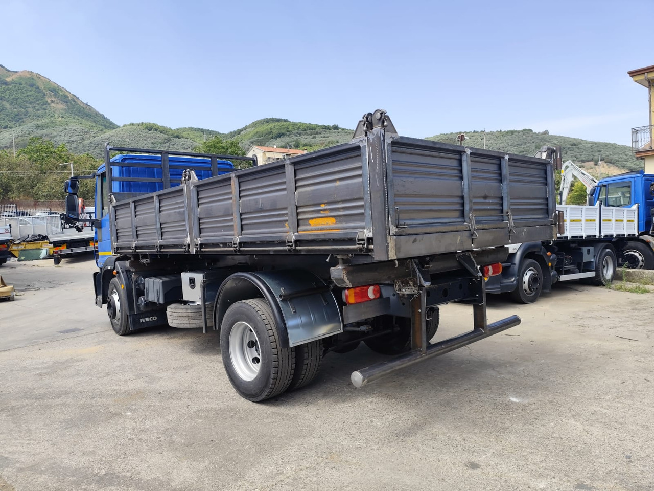 IVECO EUROCARGO 150E25 - Sklápěč: obrázek 5 IVECO EUROCARGO 150E25 - Sklápěč: obrázek 5