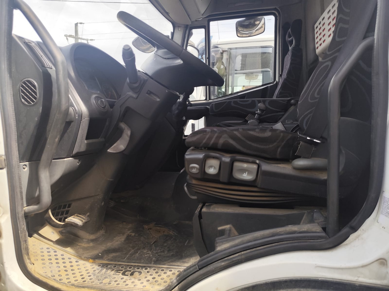 IVECO EUROCARGO 160E25K - Auto s hydraulickou rukou: obrázek 5 IVECO EUROCARGO 160E25K - Auto s hydraulickou rukou: obrázek 5