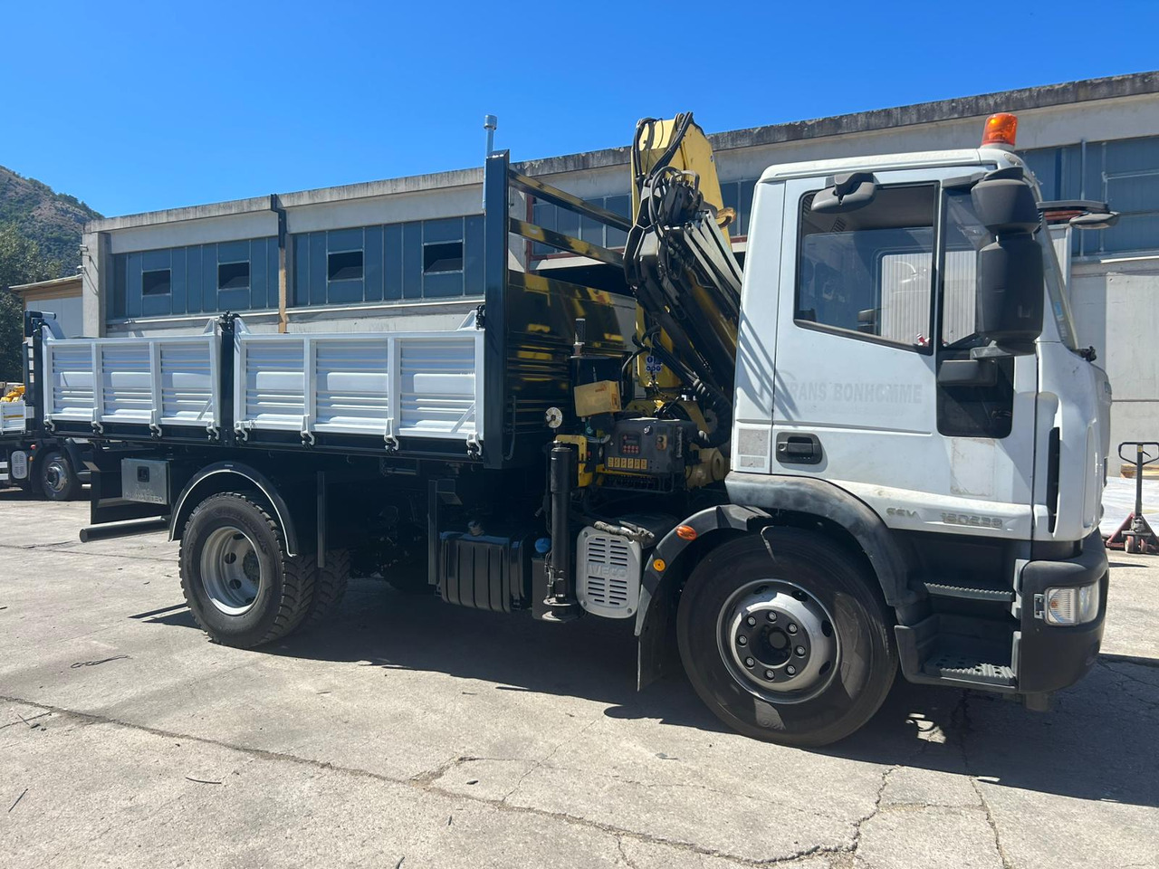 IVECO EUROCARGO 160E28 - Auto s hydraulickou rukou, Sklápěč: obrázek 3 IVECO EUROCARGO 160E28 - Auto s hydraulickou rukou, Sklápěč: obrázek 3