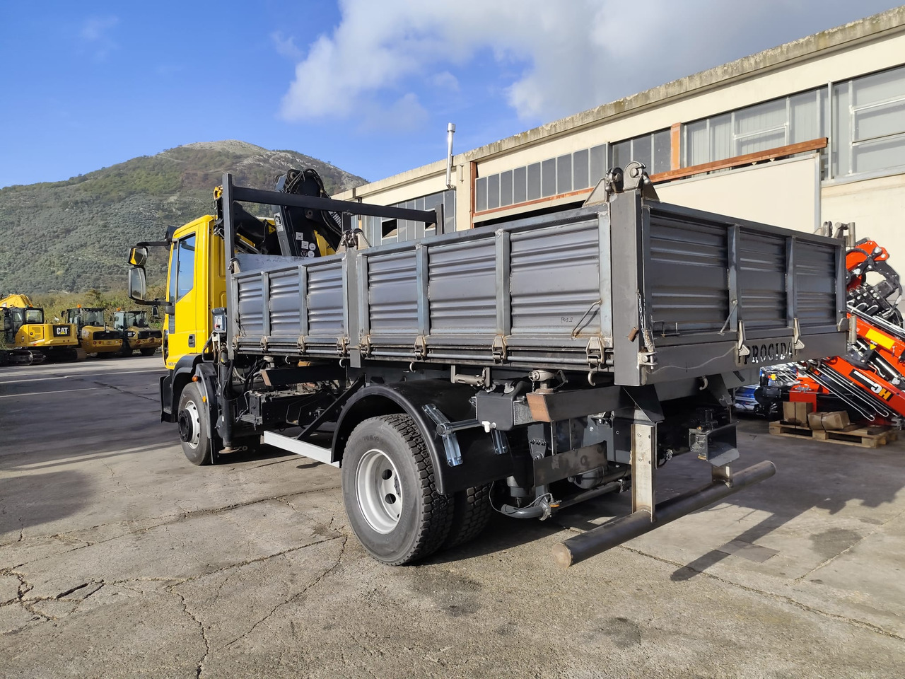 IVECO EUROCARGO 160E30 - Auto s hydraulickou rukou: obrázek 3 IVECO EUROCARGO 160E30 - Auto s hydraulickou rukou: obrázek 3