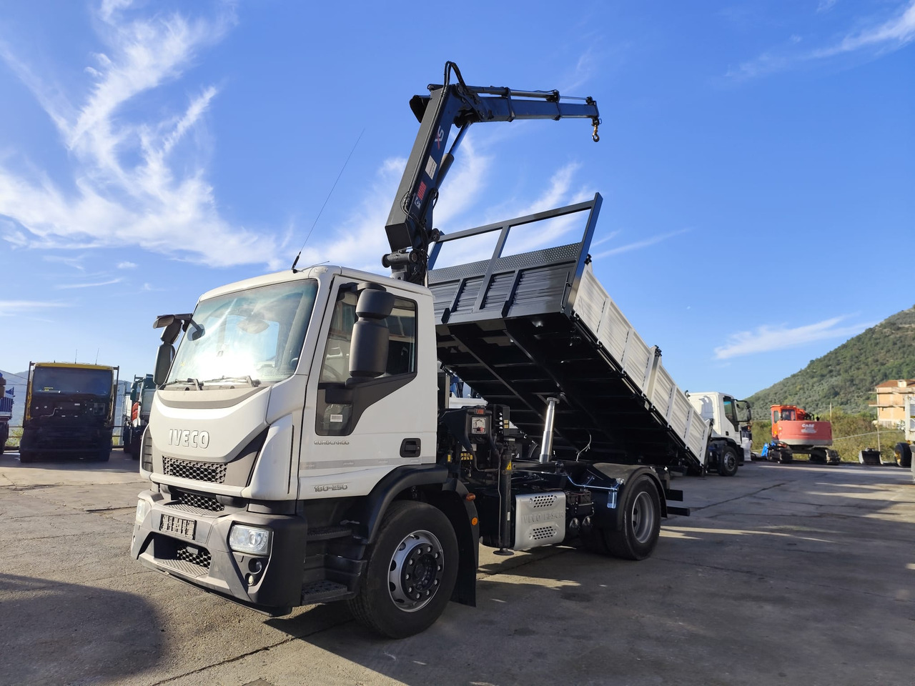 IVECO EUROCARGO 180-250 - Auto s hydraulickou rukou, Auto s hydraulickou rukou: obrázek 1 IVECO EUROCARGO 180-250 - Auto s hydraulickou rukou, Auto s hydraulickou rukou: obrázek 1