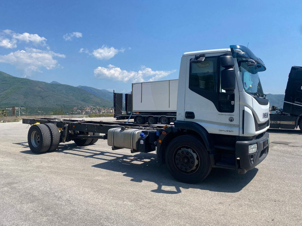Podvozek s kabinou IVECO EUROCARGO 180-320: obrázek 10