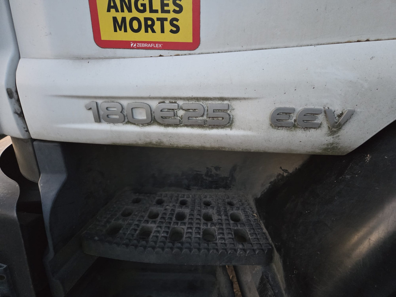 IVECO EUROCARGO 180E25 - Auto s hydraulickou rukou, Auto s hydraulickou rukou: obrázek 5 IVECO EUROCARGO 180E25 - Auto s hydraulickou rukou, Auto s hydraulickou rukou: obrázek 5