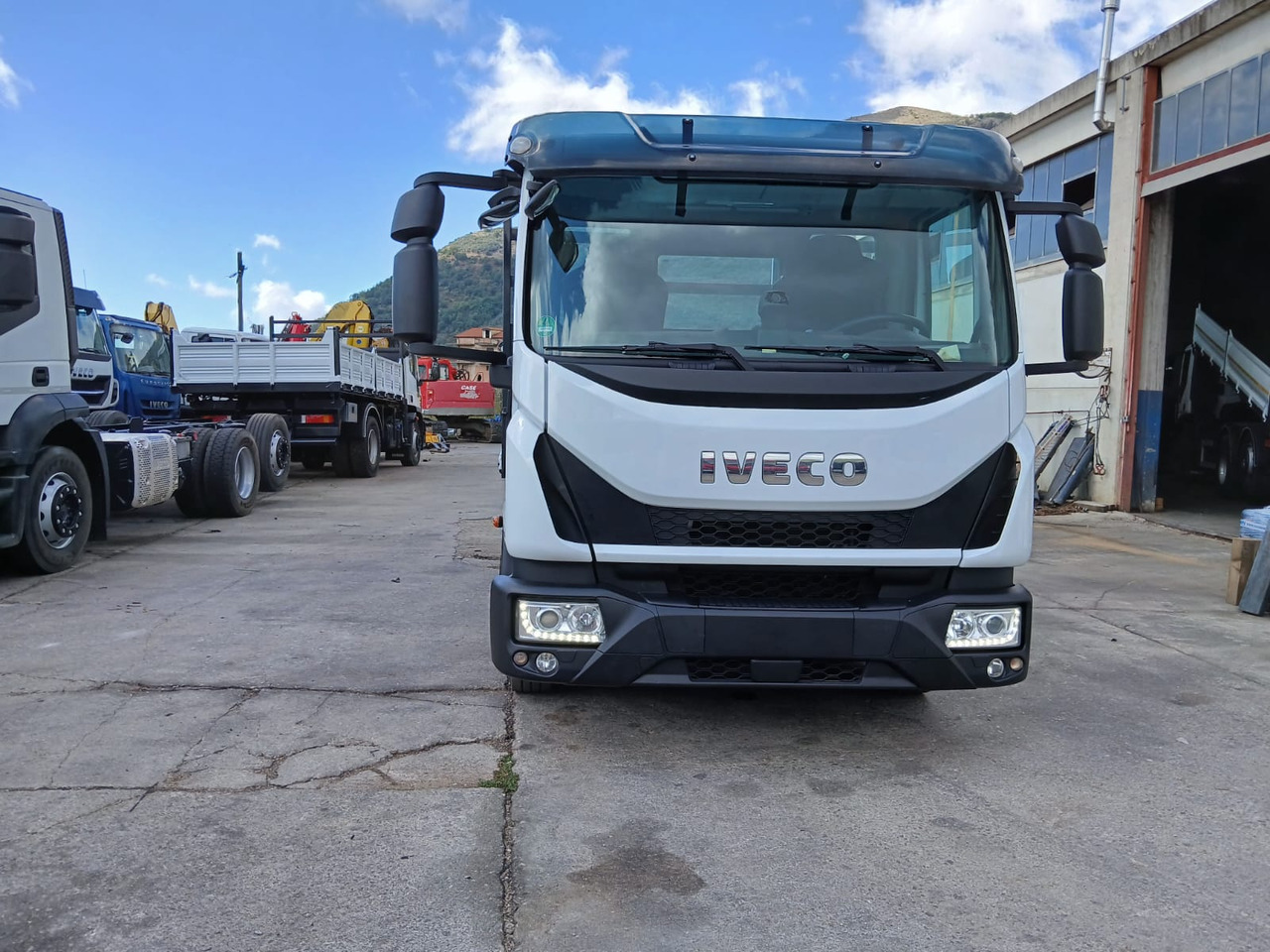IVECO EUROCARGO 75-210 - Sklápěč: obrázek 4 IVECO EUROCARGO 75-210 - Sklápěč: obrázek 4
