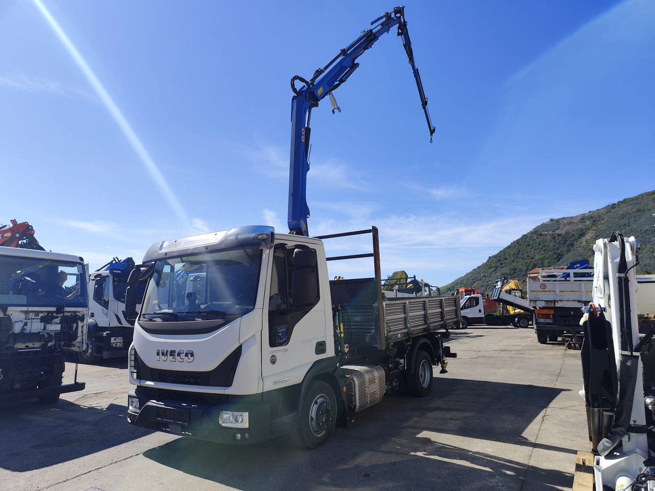 IVECO EUROCARGO 80-210 - Auto s hydraulickou rukou, Sklápěč: obrázek 1 IVECO EUROCARGO 80-210 - Auto s hydraulickou rukou, Sklápěč: obrázek 1