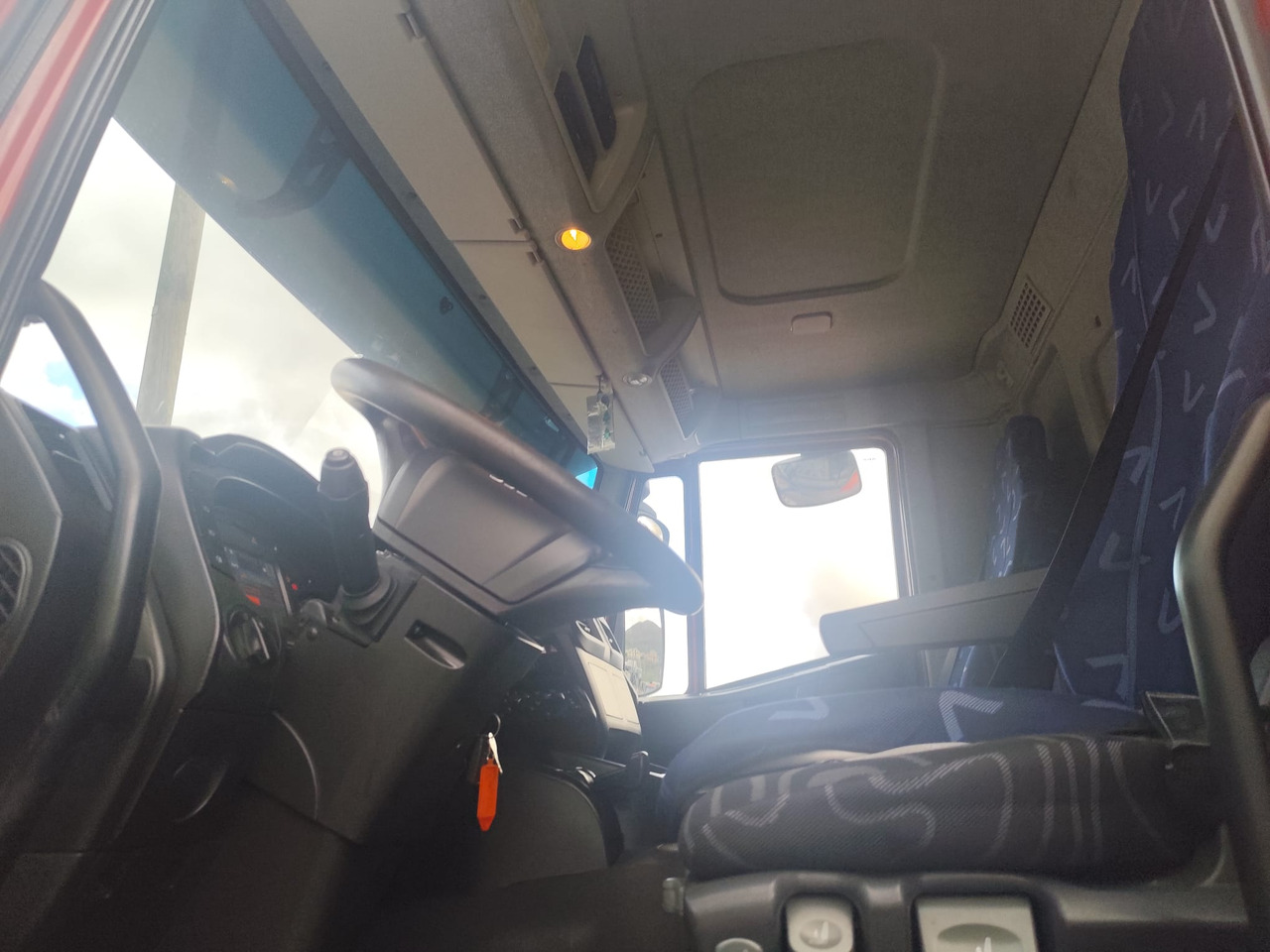 IVECO STRALIS 190S31 - Podvozek s kabinou: obrázek 5 IVECO STRALIS 190S31 - Podvozek s kabinou: obrázek 5