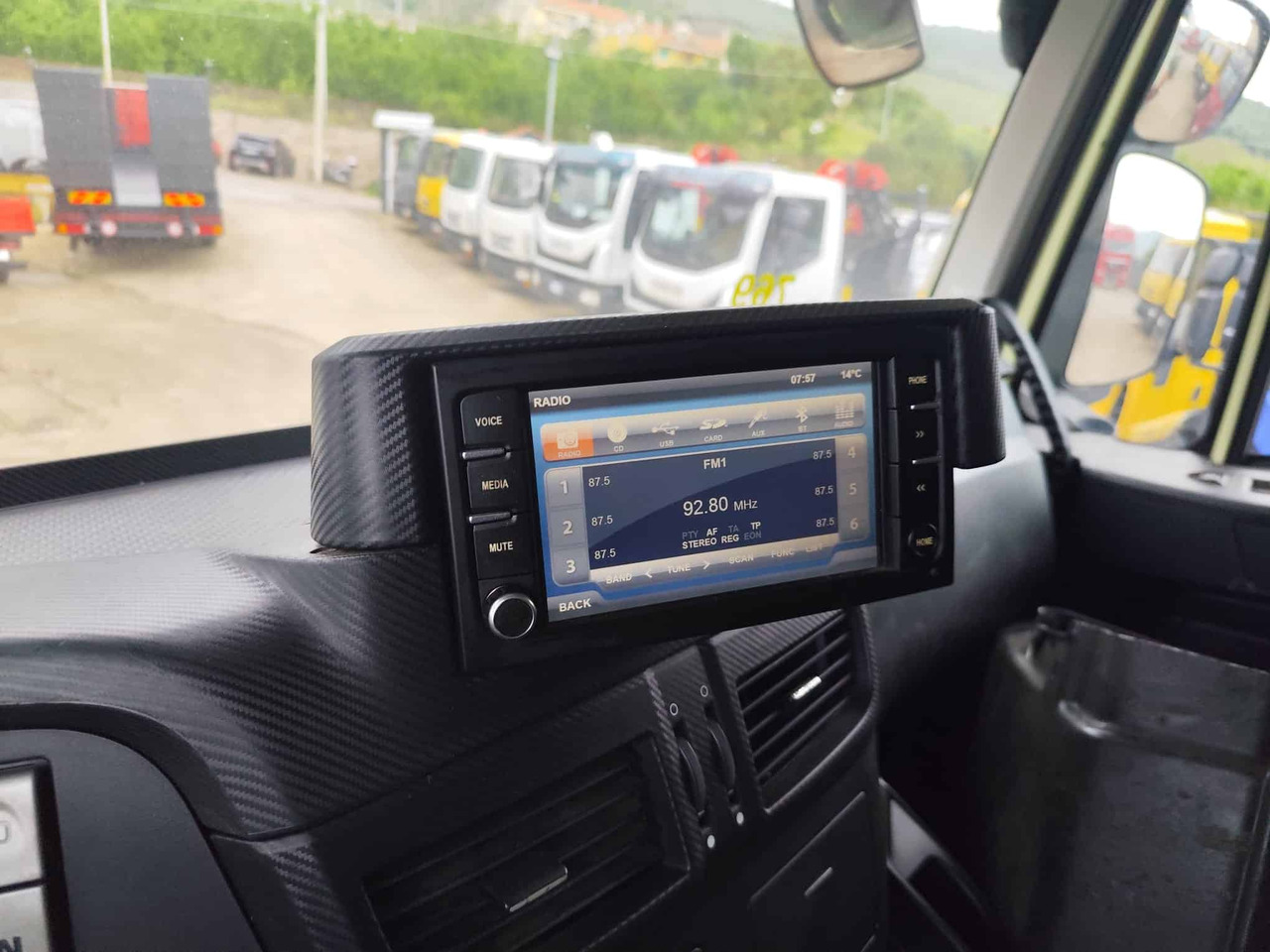 Nákladní automobil valníkový/ Plošinový, Auto s hydraulickou rukou IVECO STRALIS 260S36: obrázek 13