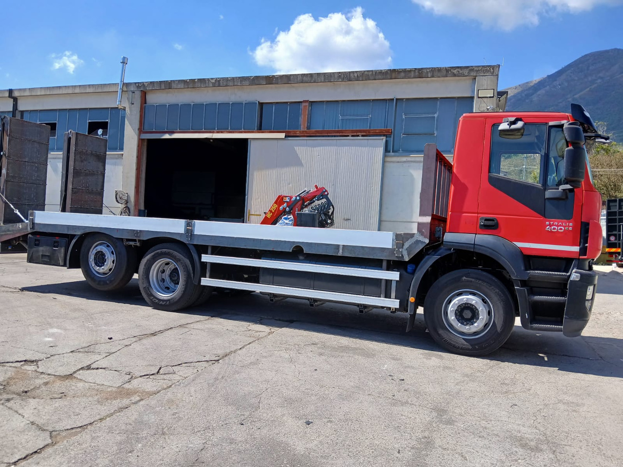 Nákladní automobil valníkový/ Plošinový IVECO STRALIS 260S40: obrázek 9