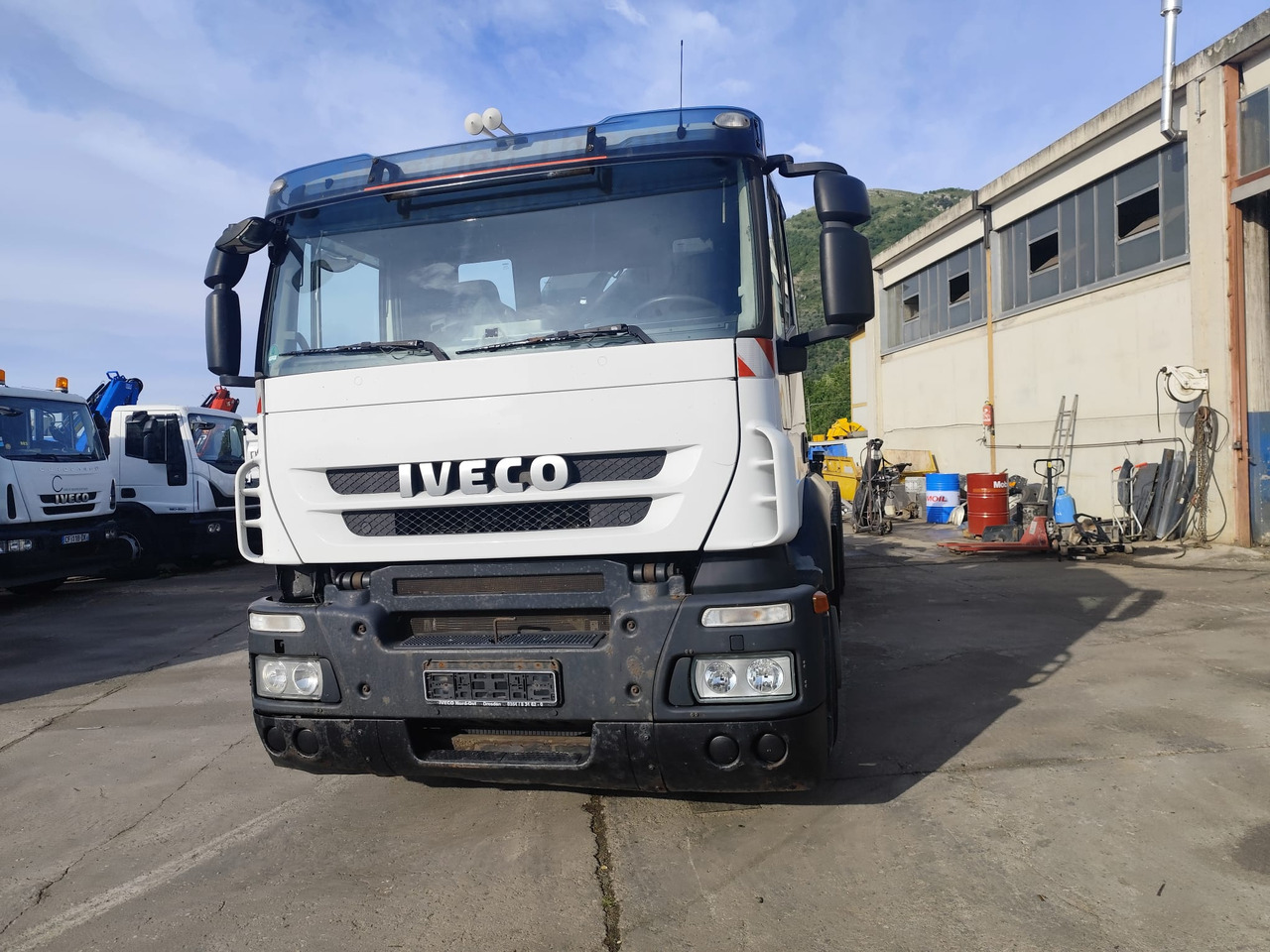 IVECO STRALIS 260S45 - Auto s hydraulickou rukou: obrázek 4 IVECO STRALIS 260S45 - Auto s hydraulickou rukou: obrázek 4