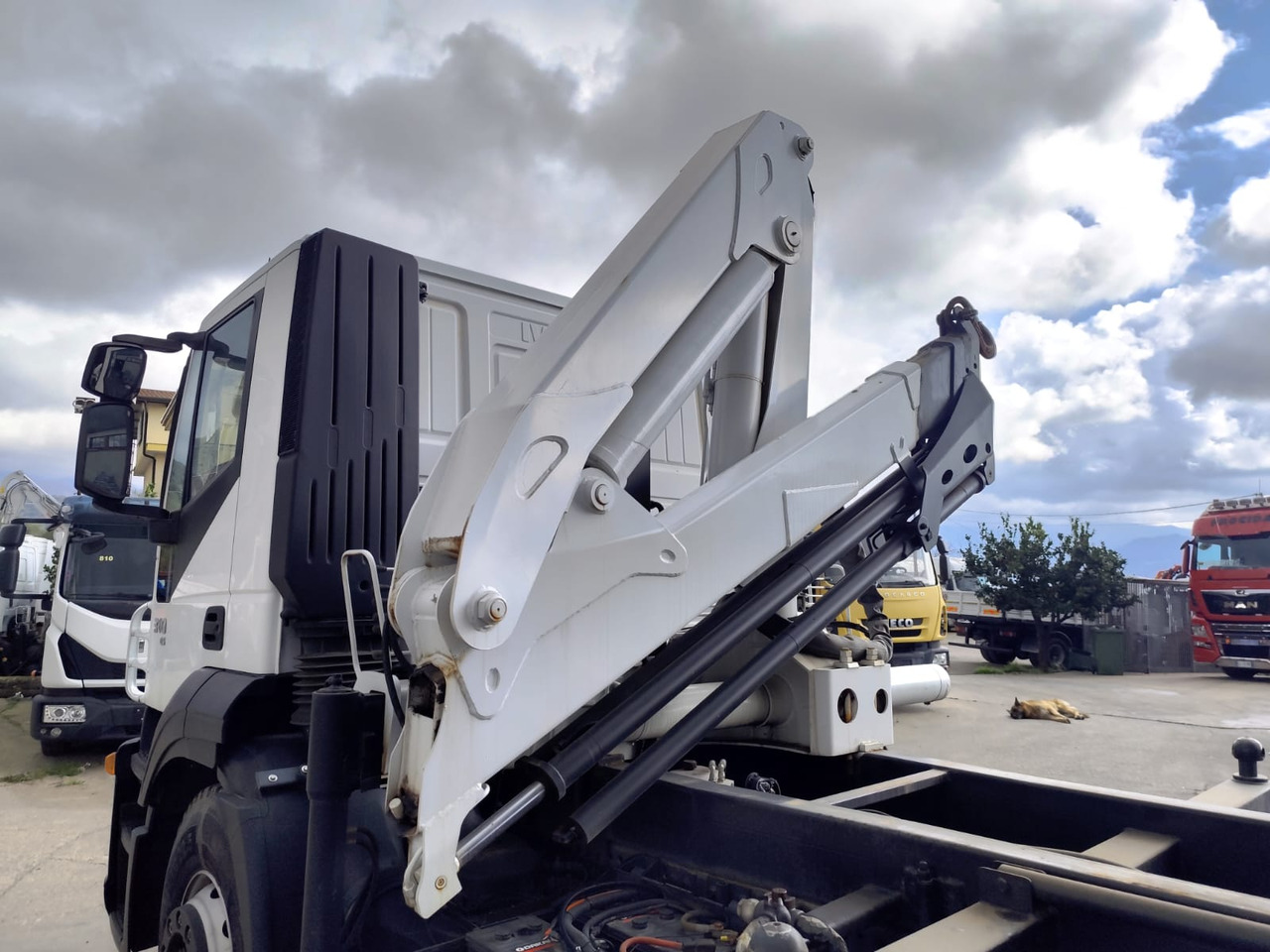 IVECO STRALIS AD 190S31P - Auto s hydraulickou rukou, Sklápěč: obrázek 4 IVECO STRALIS AD 190S31P - Auto s hydraulickou rukou, Sklápěč: obrázek 4