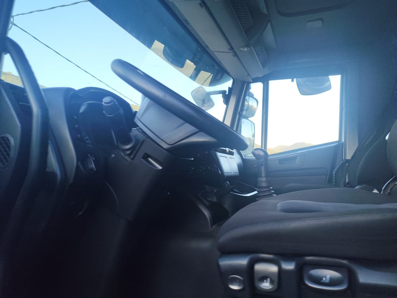 IVECO STRALIS AD 260S31 XP - Podvozek s kabinou: obrázek 3 IVECO STRALIS AD 260S31 XP - Podvozek s kabinou: obrázek 3