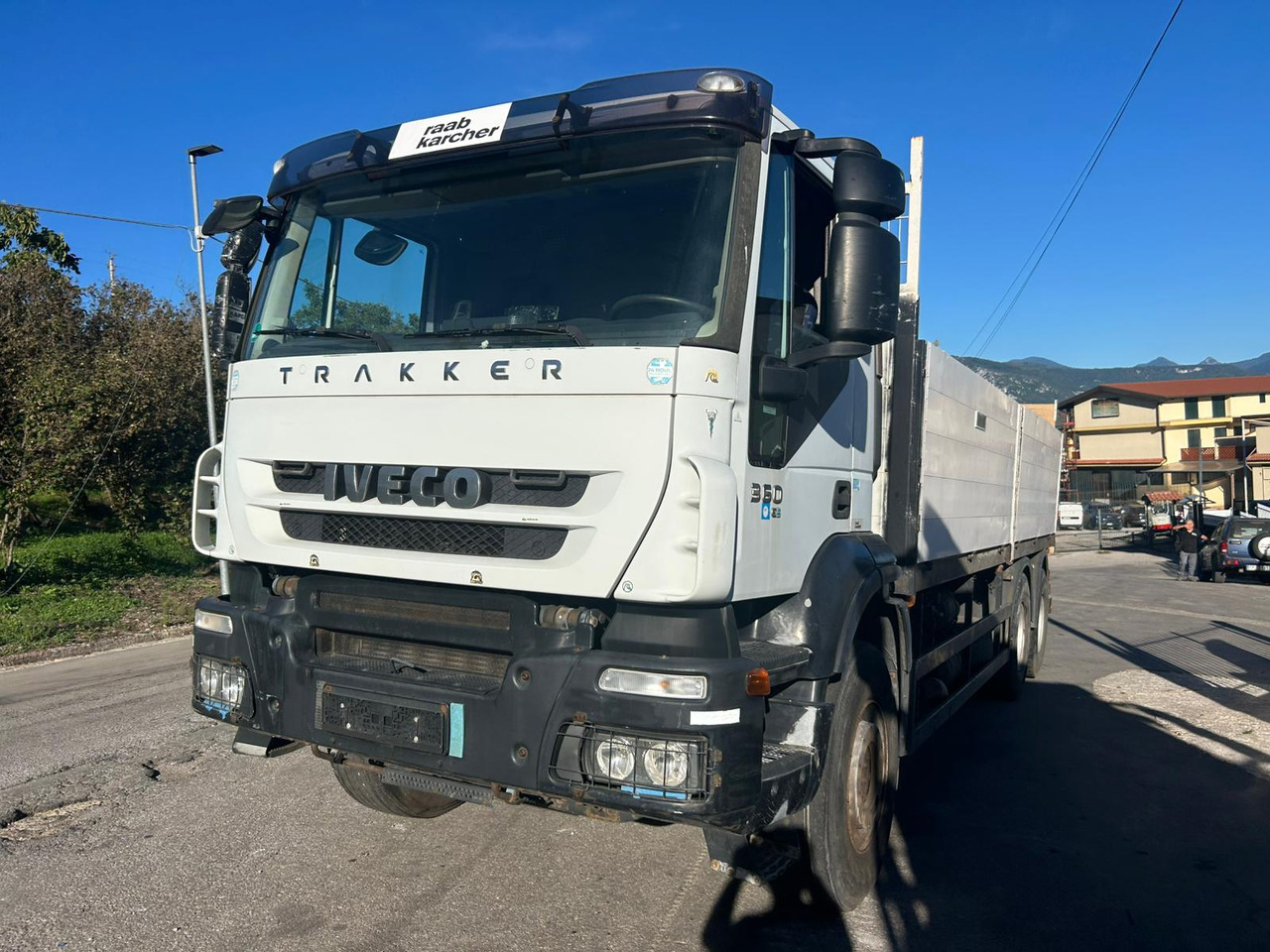 IVECO TRAKKER 260T36 - Nákladní automobil valníkový/ Plošinový: obrázek 1 IVECO TRAKKER 260T36 - Nákladní automobil valníkový/ Plošinový: obrázek 1