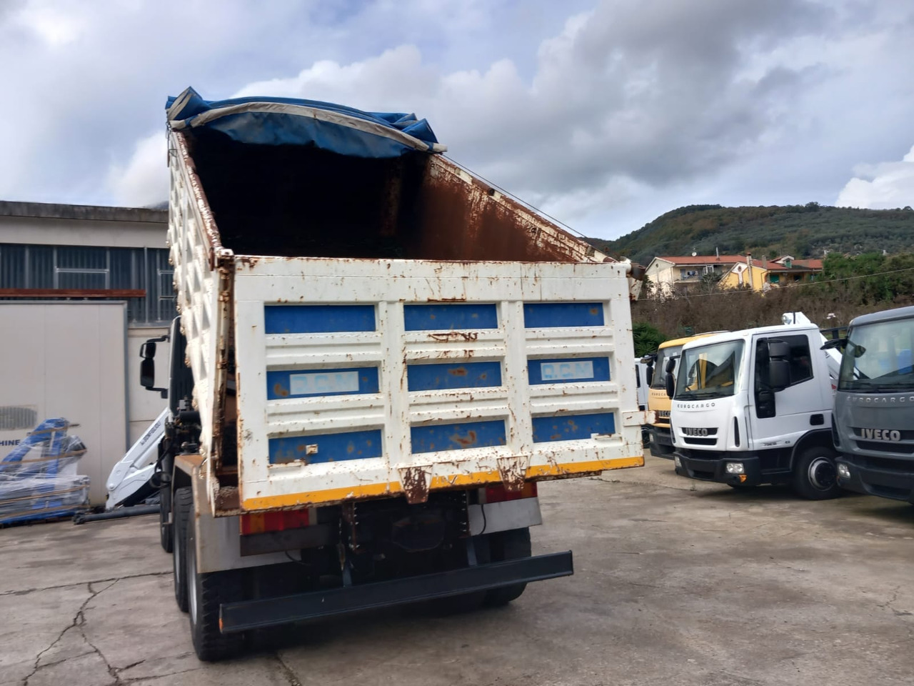 Auto s hydraulickou rukou, Sklápěč IVECO TRAKKER 260T36: obrázek 7 Auto s hydraulickou rukou, Sklápěč IVECO TRAKKER 260T36: obrázek 7