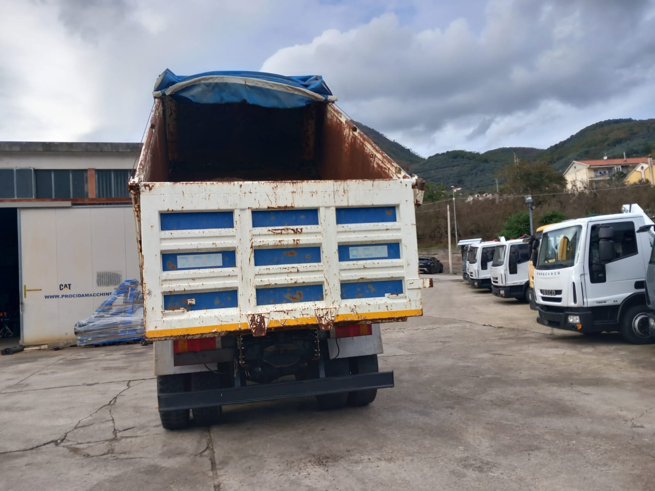 Auto s hydraulickou rukou, Sklápěč IVECO TRAKKER 260T36: obrázek 37 Auto s hydraulickou rukou, Sklápěč IVECO TRAKKER 260T36: obrázek 37