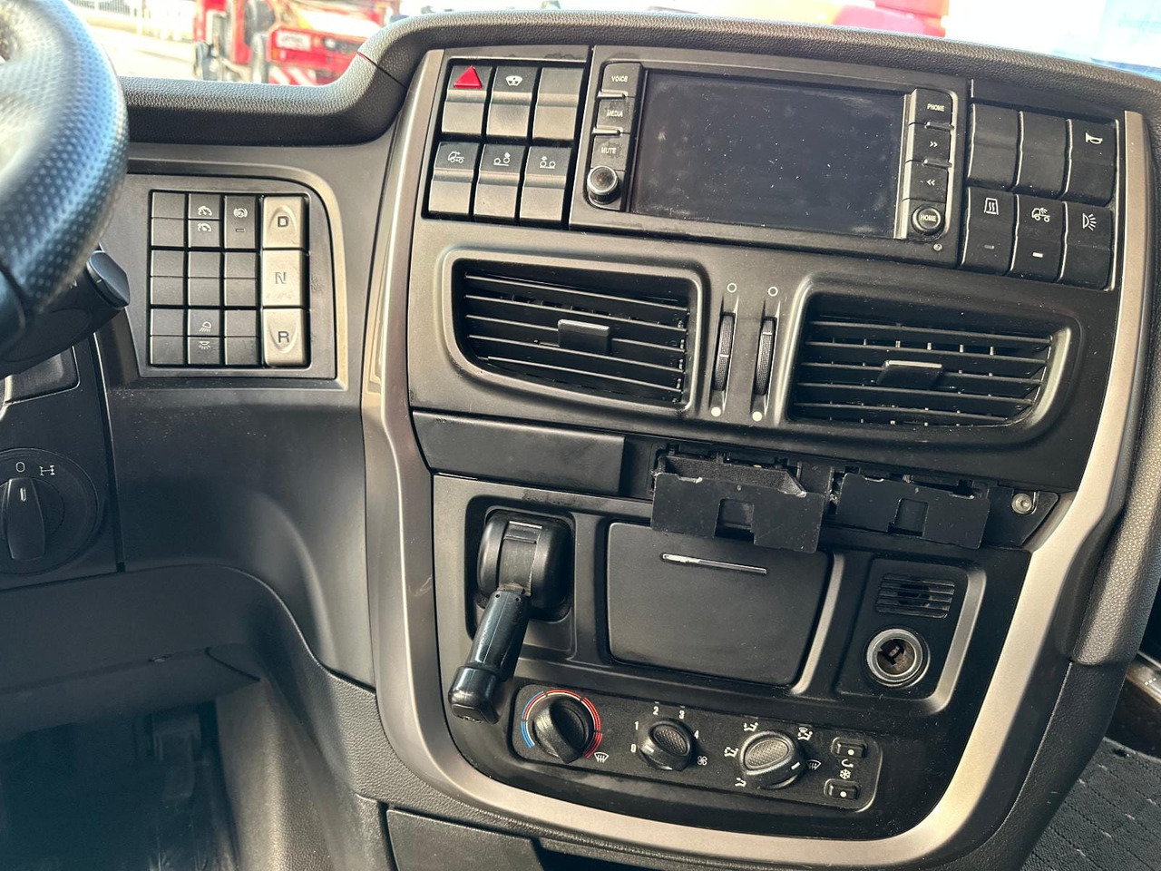 STRALIS 260S42 - Plachtový nákladní auto: obrázek 4 STRALIS 260S42 - Plachtový nákladní auto: obrázek 4