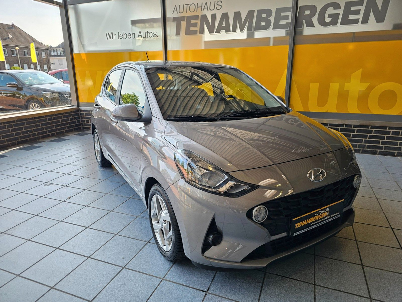 Hyundai i10 Trend AUTOMATIK SHZ PDC LenkrHzg DAB Spurhal - Osobní auto: obrázek 2 Hyundai i10 Trend AUTOMATIK SHZ PDC LenkrHzg DAB Spurhal - Osobní auto: obrázek 2