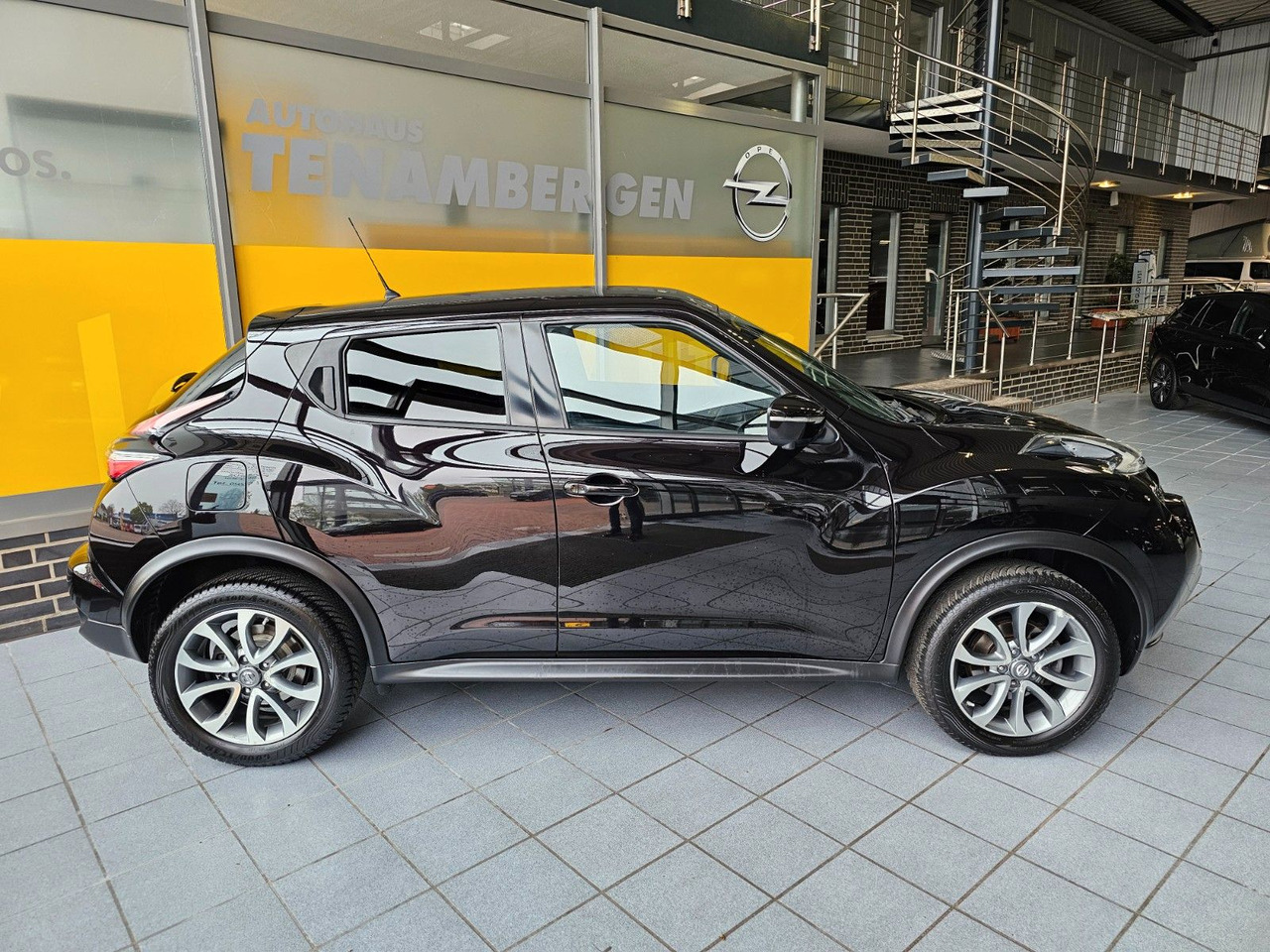 Nissan Juke 1.2 DIG-T 360 / Navi / Ganzjahresreifen - SUV: obrázek 3 Nissan Juke 1.2 DIG-T 360 / Navi / Ganzjahresreifen - SUV: obrázek 3