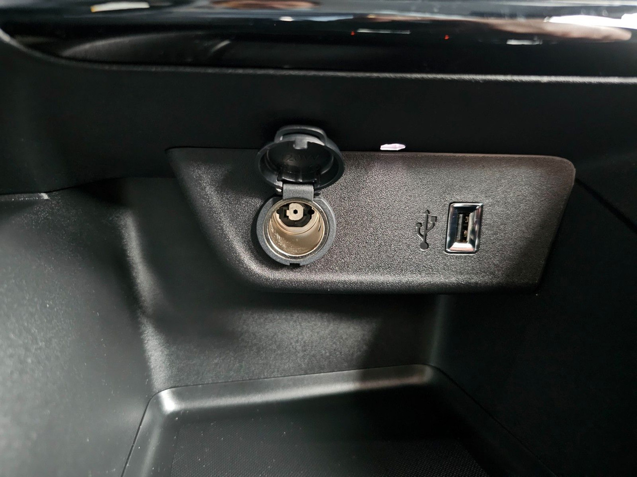Osobní auto Opel Corsa F e Elegance Navi Pro SHZ LED 50KW DAB: obrázek 13