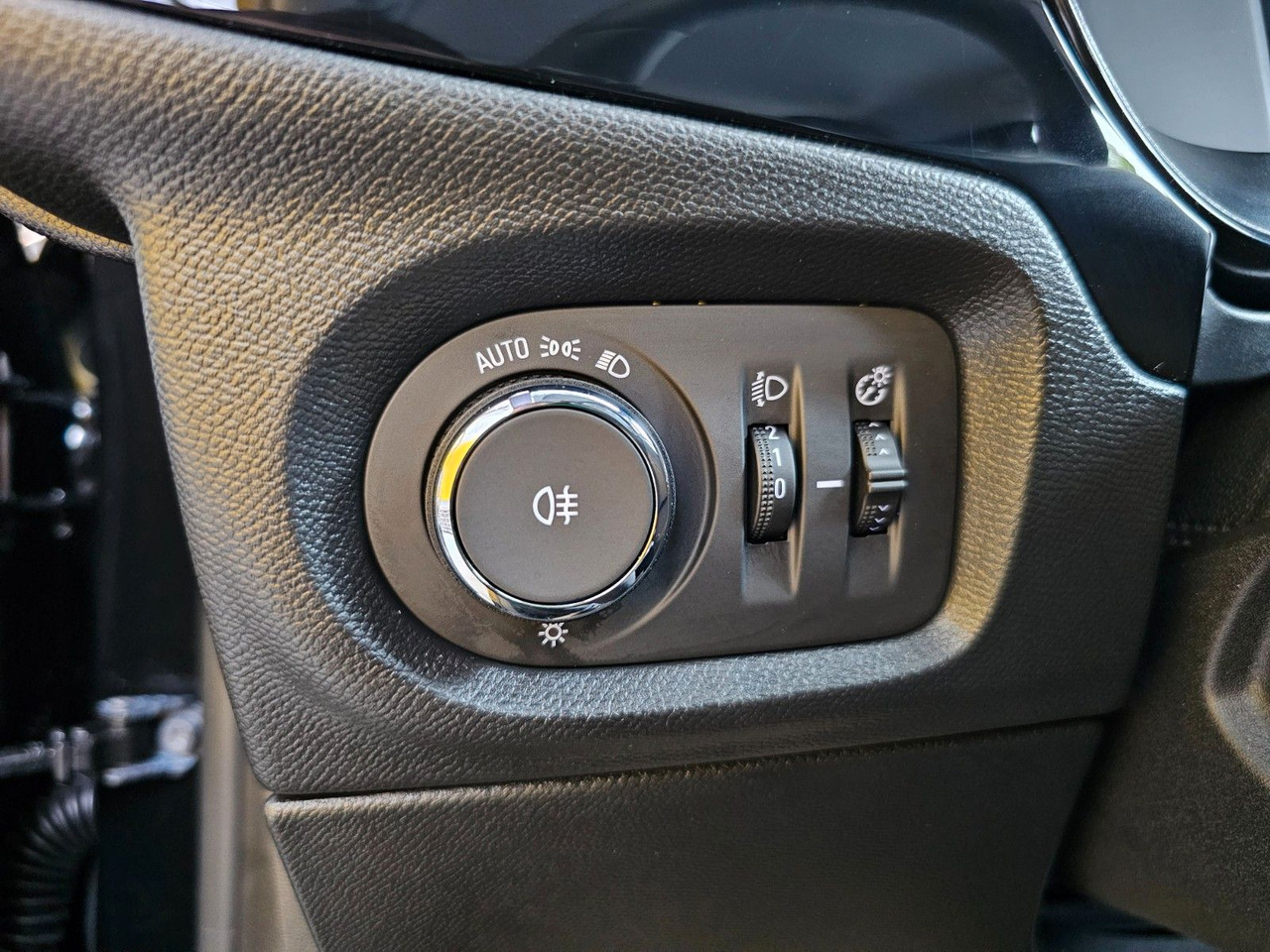 Osobní auto Opel Corsa F e Elegance Navi Pro SHZ LED 50KW DAB: obrázek 9