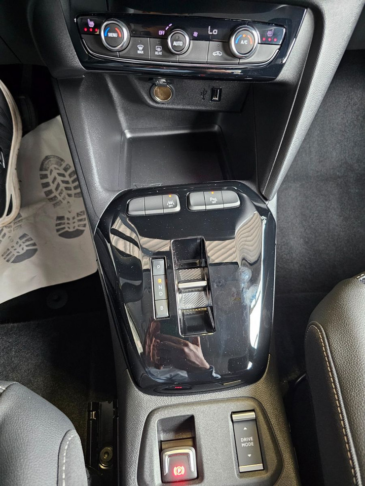 Osobní auto Opel Corsa F e Elegance Navi Pro SHZ LED 50KW DAB: obrázek 11