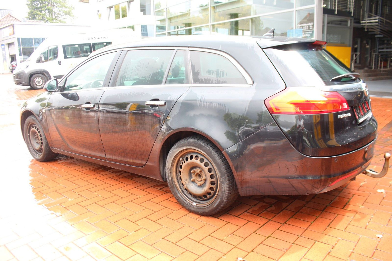 Opel Insignia A Sports Tourer Innovation - Kombi: obrázek 4 Opel Insignia A Sports Tourer Innovation - Kombi: obrázek 4