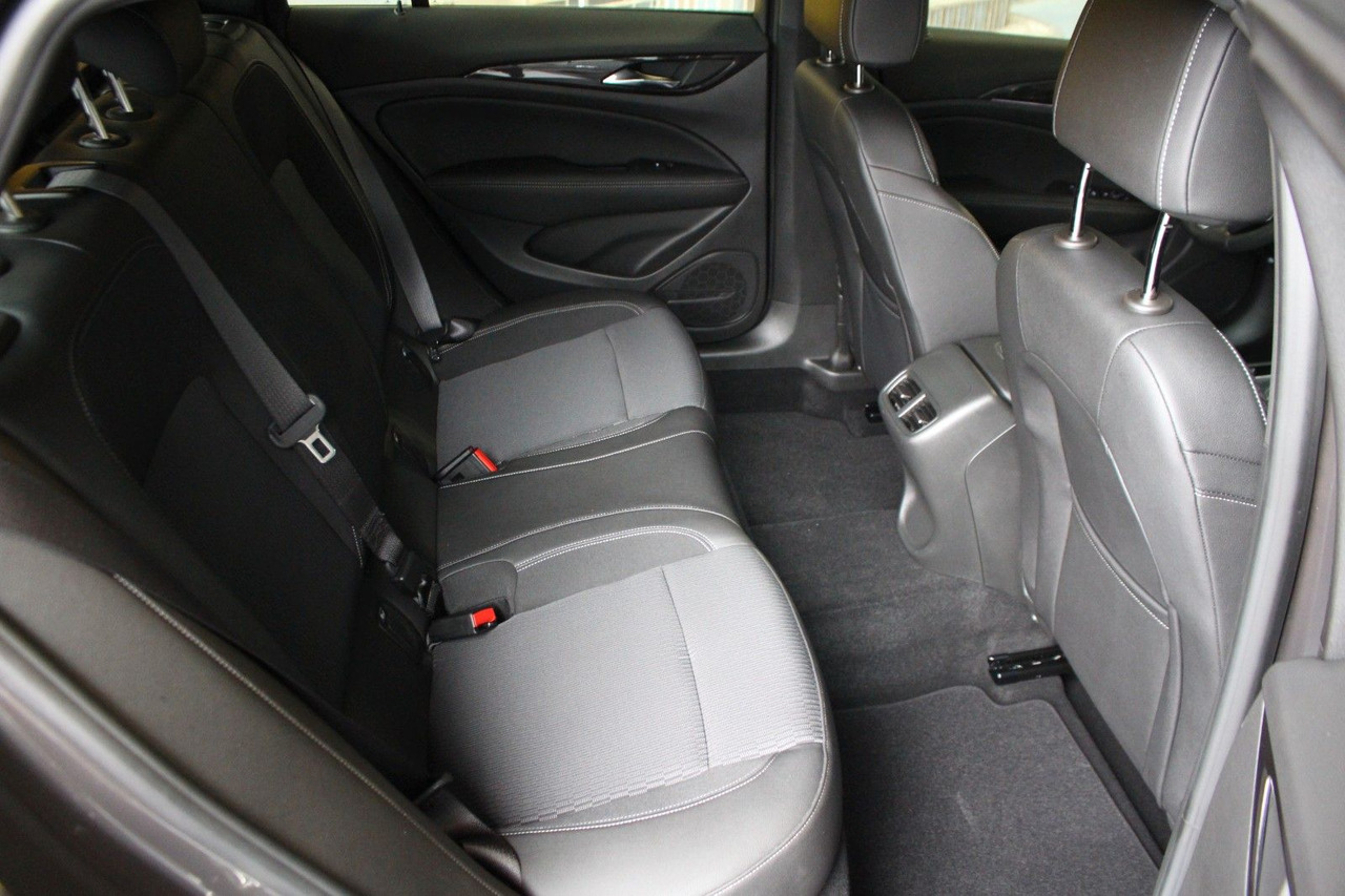 Osobní auto Opel Insignia B Navi SHZ Elegance IntelliLux LED: obrázek 9