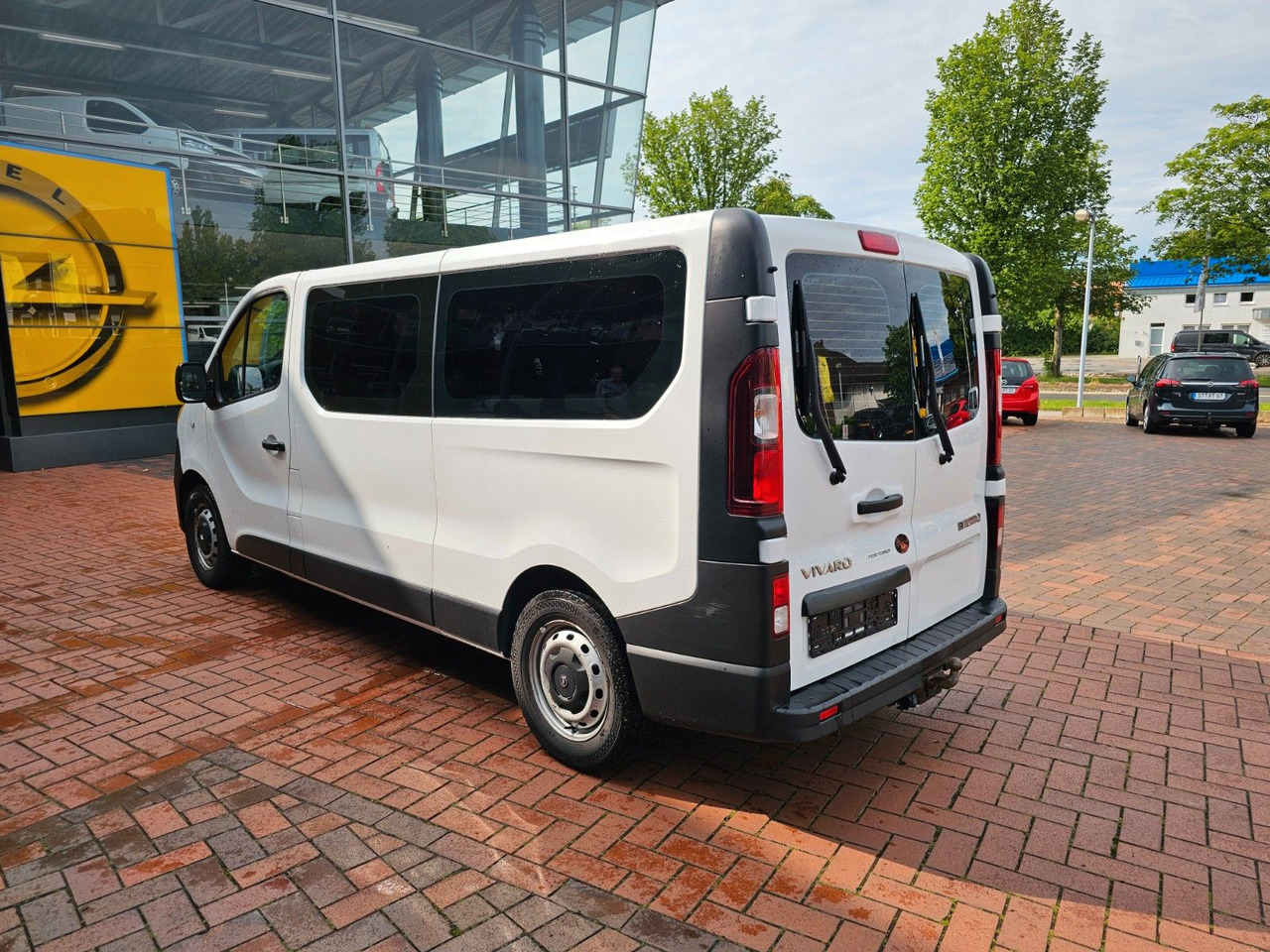Opel Vivaro B Combi Bus L2H1 2,9t AHK - Mikrobus: obrázek 3 Opel Vivaro B Combi Bus L2H1 2,9t AHK - Mikrobus: obrázek 3