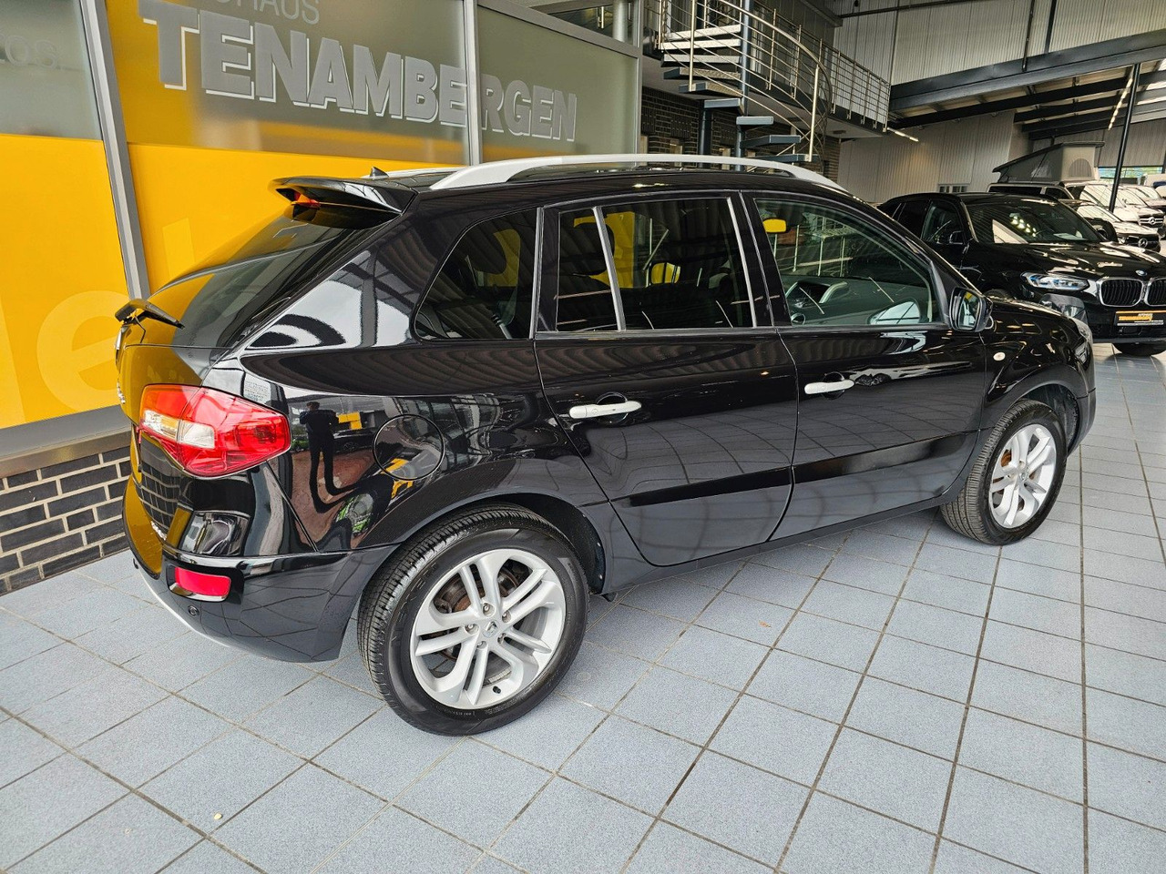 Renault Koleos 2.0 dCi Night&Day 4x4 Leder Navi Bose - SUV: obrázek 2 Renault Koleos 2.0 dCi Night&Day 4x4 Leder Navi Bose - SUV: obrázek 2