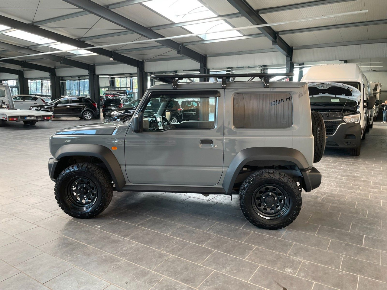Suzuki Jimny Comfort AllGrip NFZ Dachgepäckträger - SUV: obrázek 5 Suzuki Jimny Comfort AllGrip NFZ Dachgepäckträger - SUV: obrázek 5