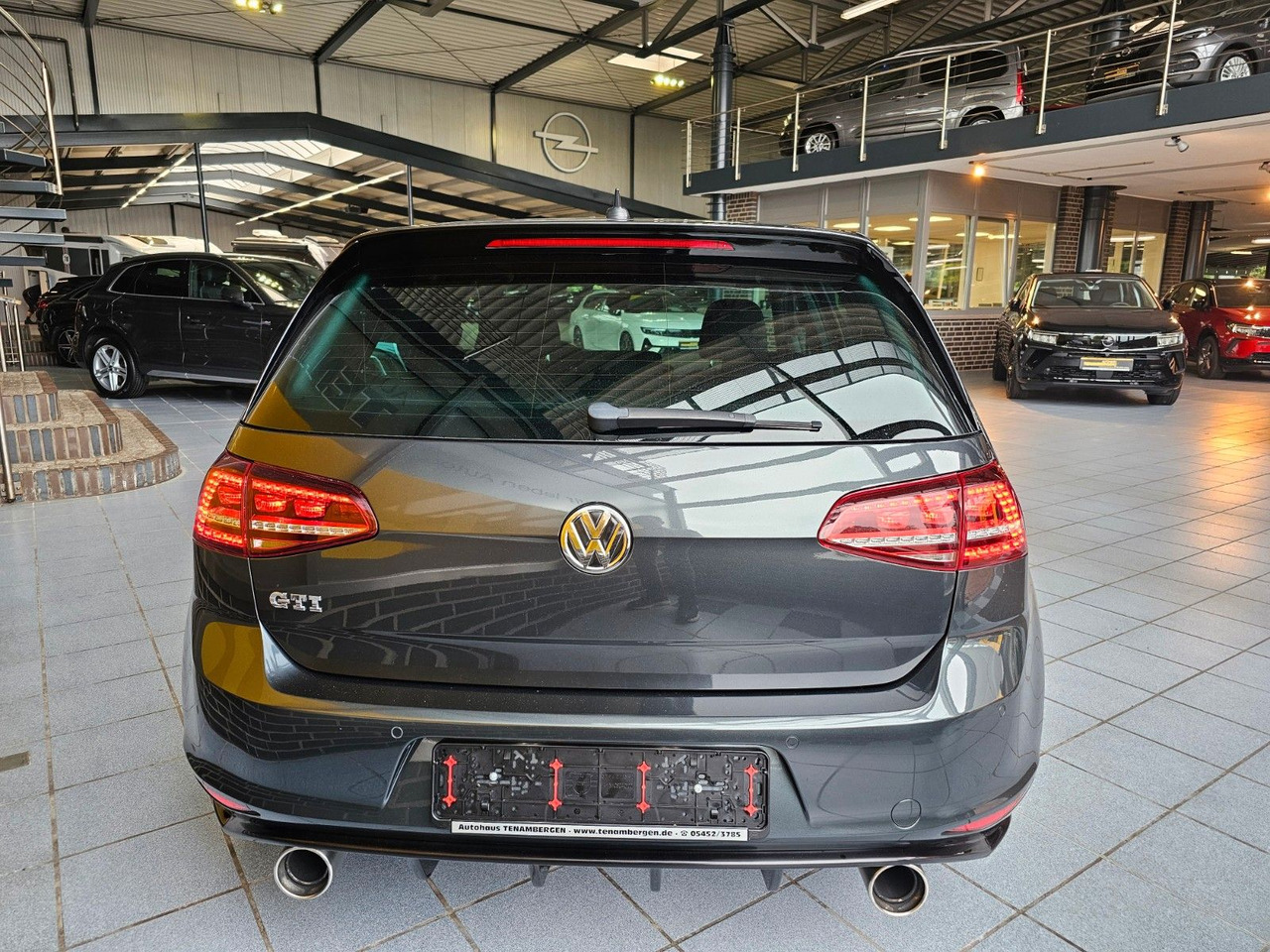 Volkswagen Golf VII Lim. GTI BMT SHZ BiXenon - Sedan: obrázek 5 Volkswagen Golf VII Lim. GTI BMT SHZ BiXenon - Sedan: obrázek 5