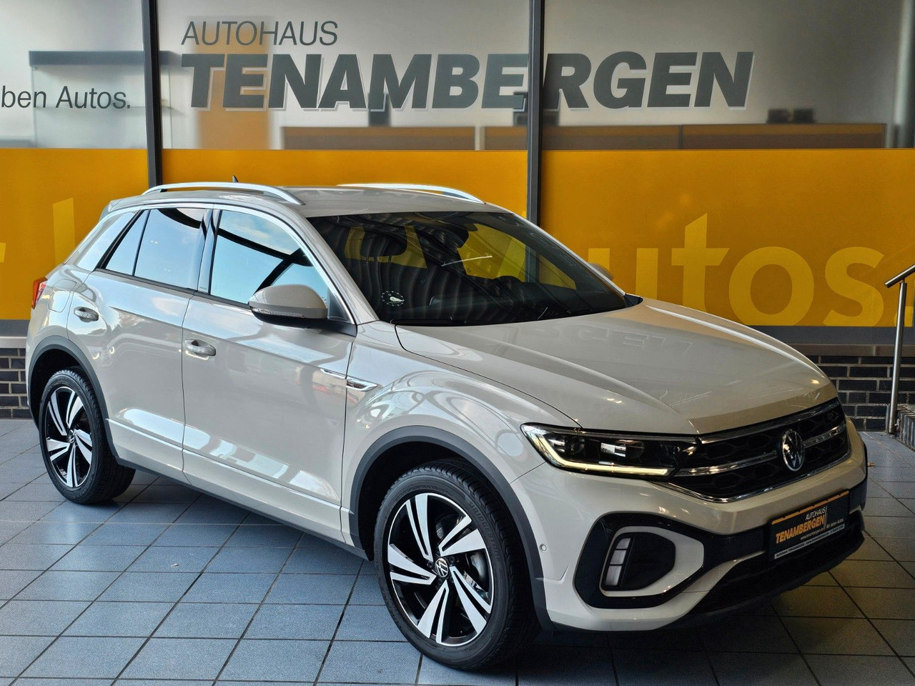 Volkswagen T-Roc R-Line eHeckklappe SHZ LED - SUV: obrázek 1 Volkswagen T-Roc R-Line eHeckklappe SHZ LED - SUV: obrázek 1