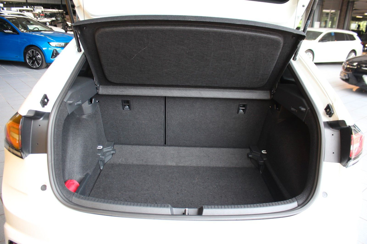 SUV Volkswagen Taigo 1.5 TSI R-Line IQ Kamera Keyless Navi ACC: obrázek 14