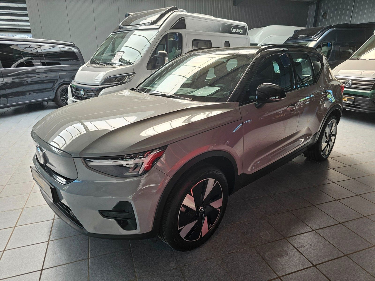 Volvo XC 40 Plus Recharge Pure Electric 2WD - SUV: obrázek 1 Volvo XC 40 Plus Recharge Pure Electric 2WD - SUV: obrázek 1
