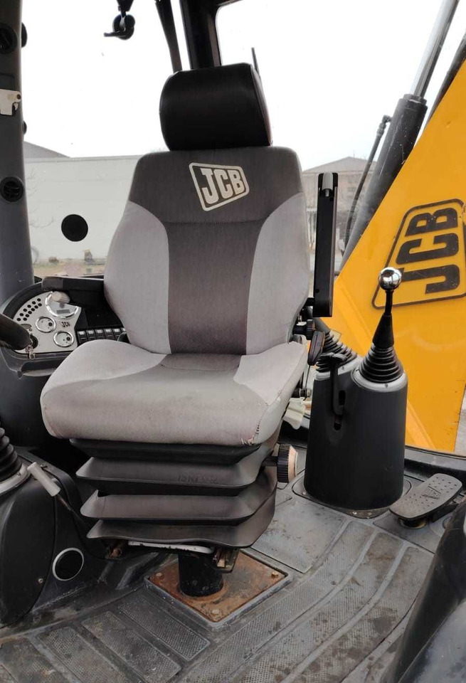 Rýpadlo-nakladač JCB 3CX: obrázek 10