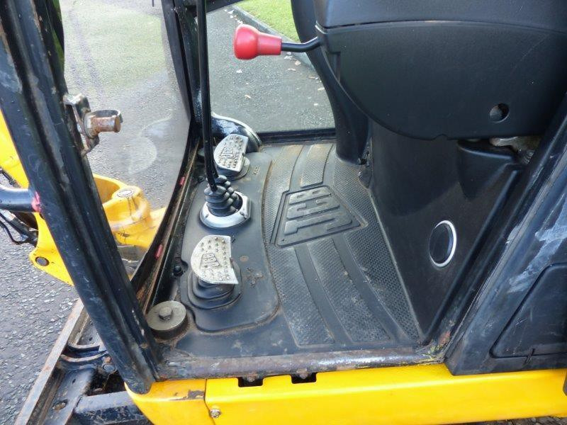 Mini rýpadlo JCB 8018: obrázek 8