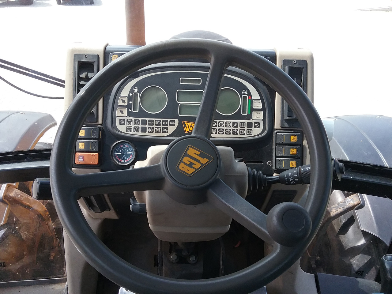 JCB Fastrac 2115 - Traktor: obrázek 5 JCB Fastrac 2115 - Traktor: obrázek 5