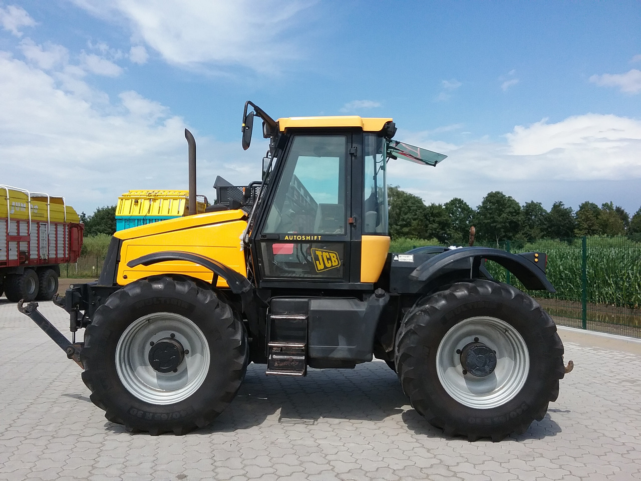 JCB Fastrac 2115 - Traktor: obrázek 3 JCB Fastrac 2115 - Traktor: obrázek 3