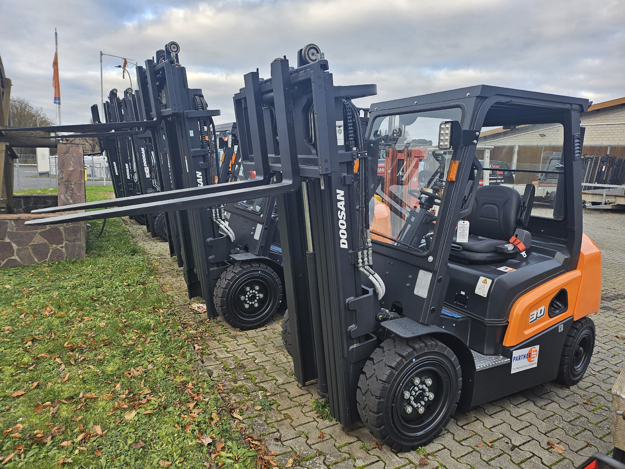 Doosan D30NXS - Dieselový vysokozdvižný vozík: obrázek 1 Doosan D30NXS - Dieselový vysokozdvižný vozík: obrázek 1