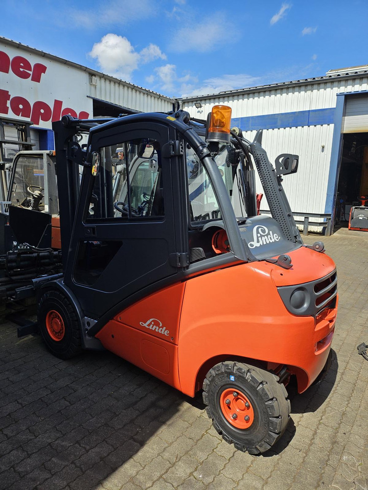LINDE H30T - Plynový vysokozdvižný vozík: obrázek 2 LINDE H30T - Plynový vysokozdvižný vozík: obrázek 2