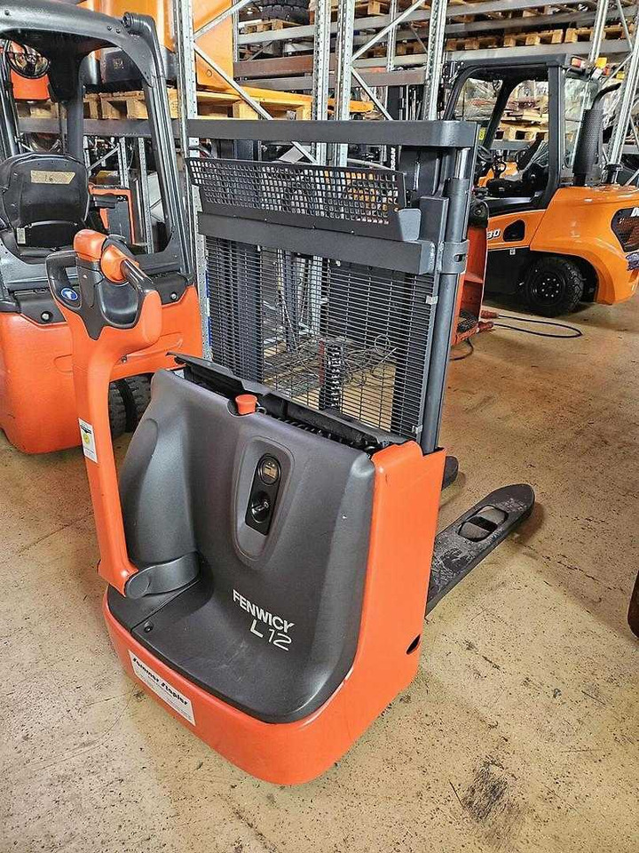 Linde L12 - Stohovací vozík: obrázek 4 Linde L12 - Stohovací vozík: obrázek 4