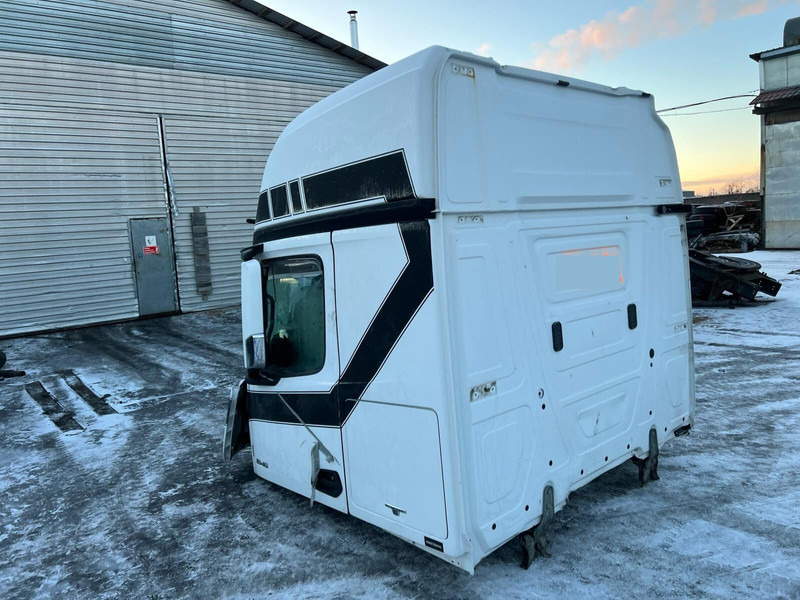 Mercedes-Benz Actros MP4 - Kabina a interiér: obrázek 4 Mercedes-Benz Actros MP4 - Kabina a interiér: obrázek 4