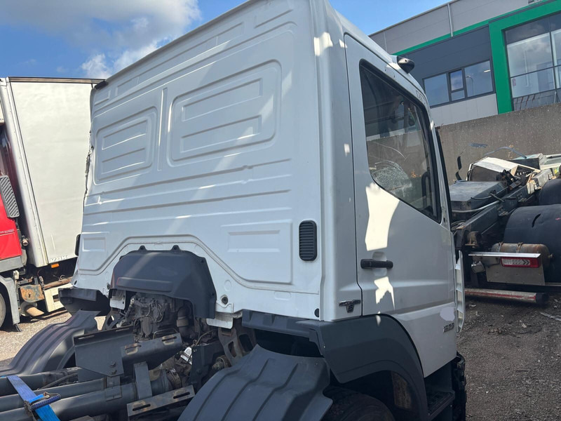 Mercedes-Benz Atego MP4 - Kabina a interiér: obrázek 3 Mercedes-Benz Atego MP4 - Kabina a interiér: obrázek 3