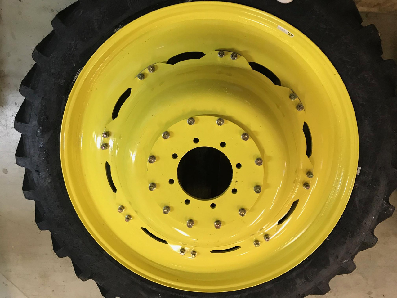 John Deere premium tillage wheel sets - Kompletní kolo pro Zemědělská technika: obrázek 1 John Deere premium tillage wheel sets - Kompletní kolo pro Zemědělská technika: obrázek 1