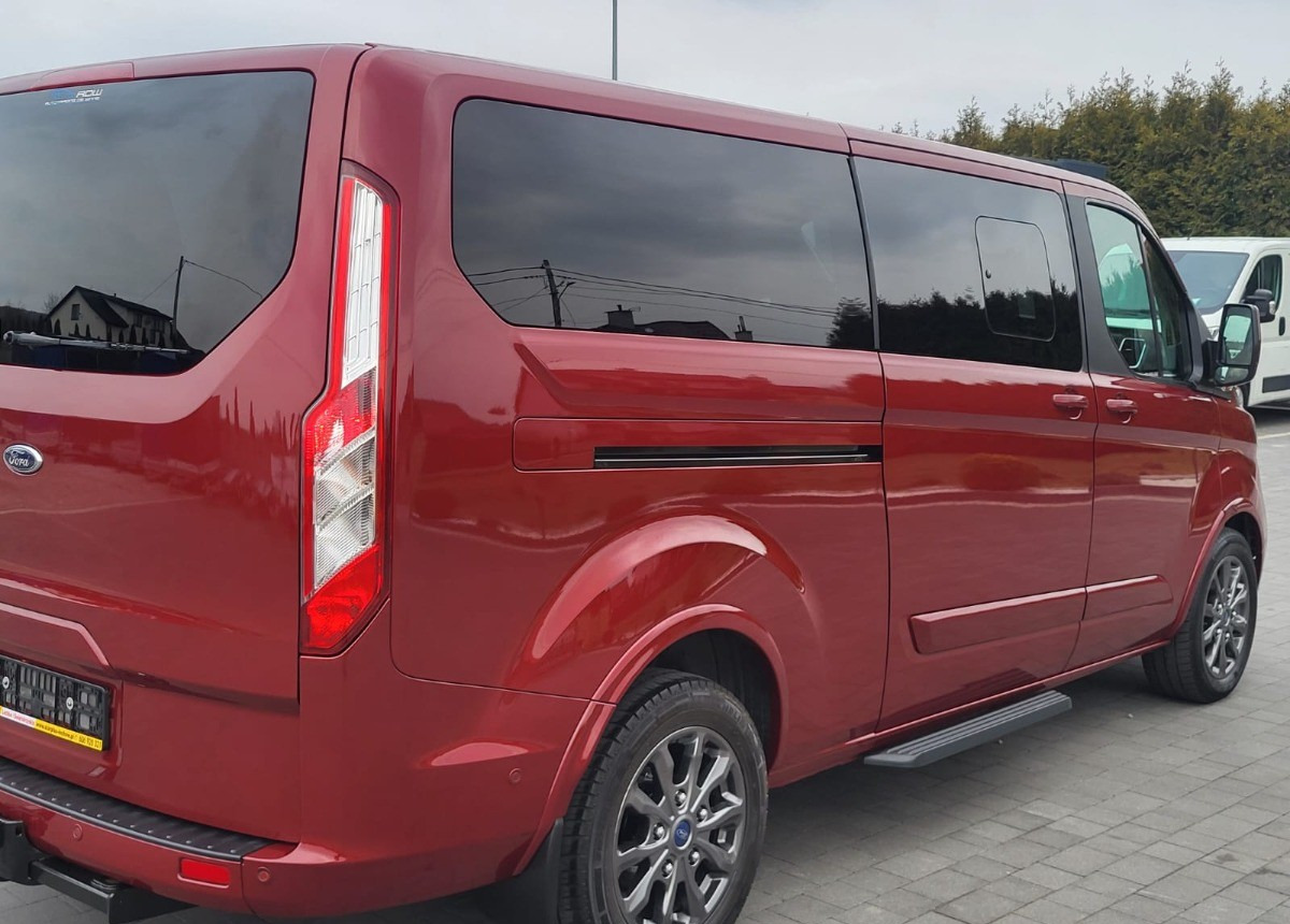 Ford Tourneo Custom Bezwypadkowy Serwisowany Automatik Tytanium X - Minibus, Mikrobus: obrázek 4 Ford Tourneo Custom Bezwypadkowy Serwisowany Automatik Tytanium X - Minibus, Mikrobus: obrázek 4