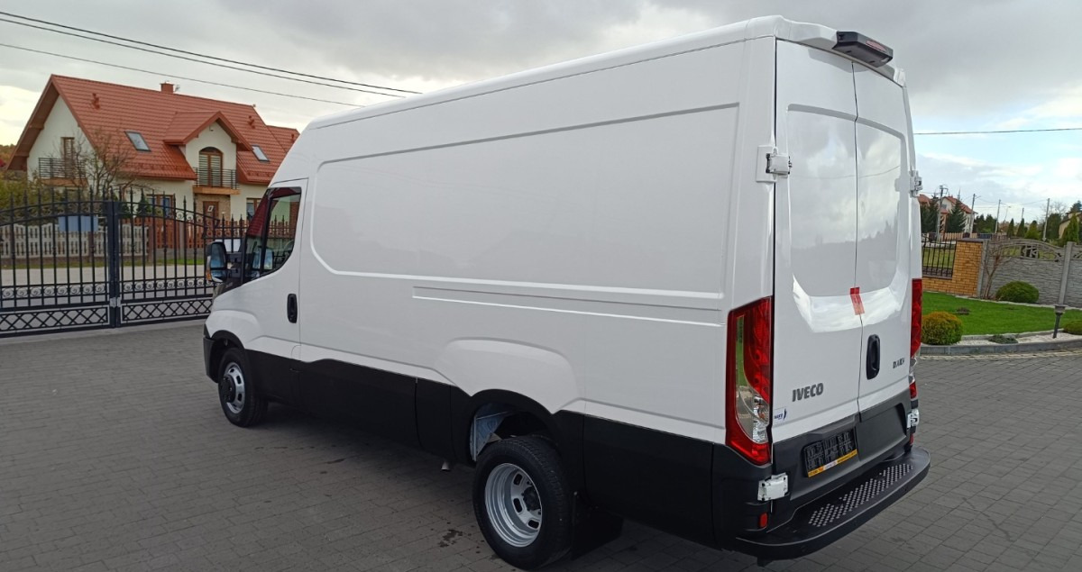 Iveco Daily 35C13 Blaszak L3H2 na bliźniakach VAT 23 - Furgon: obrázek 2 Iveco Daily 35C13 Blaszak L3H2 na bliźniakach VAT 23 - Furgon: obrázek 2