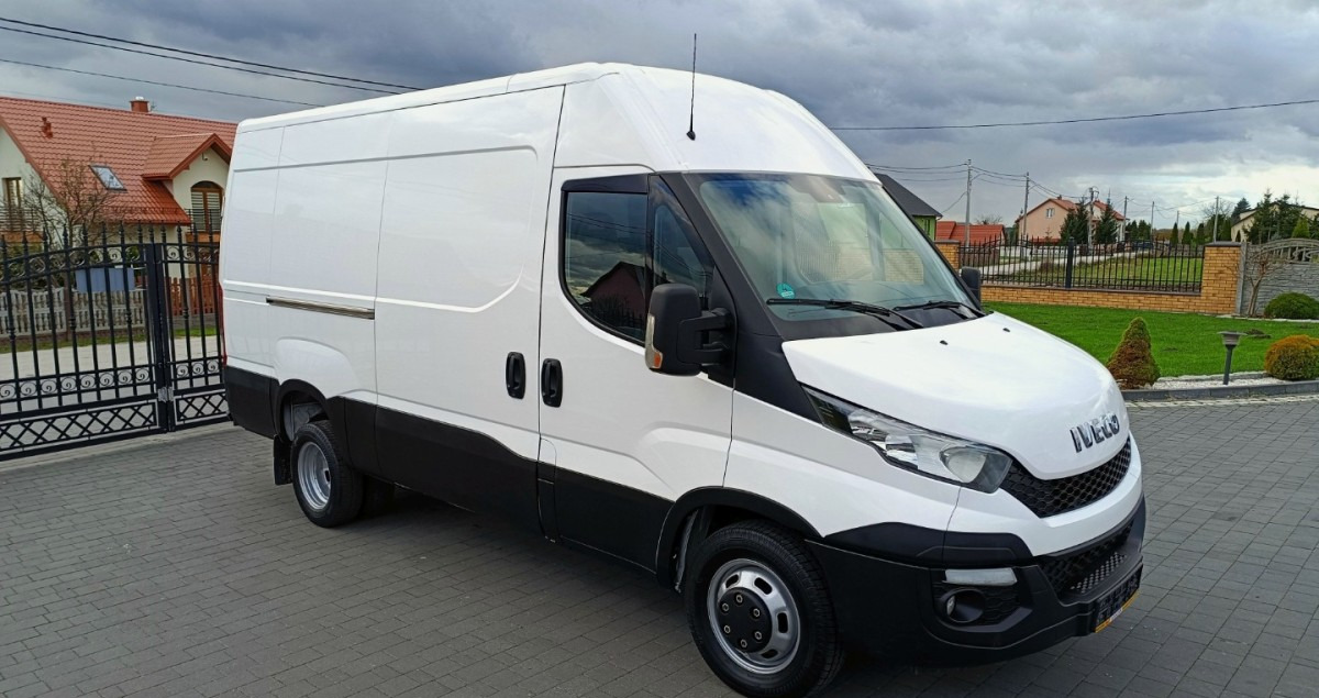 Iveco Daily 35C13 Blaszak L3H2 na bliźniakach VAT 23 - Furgon: obrázek 3 Iveco Daily 35C13 Blaszak L3H2 na bliźniakach VAT 23 - Furgon: obrázek 3