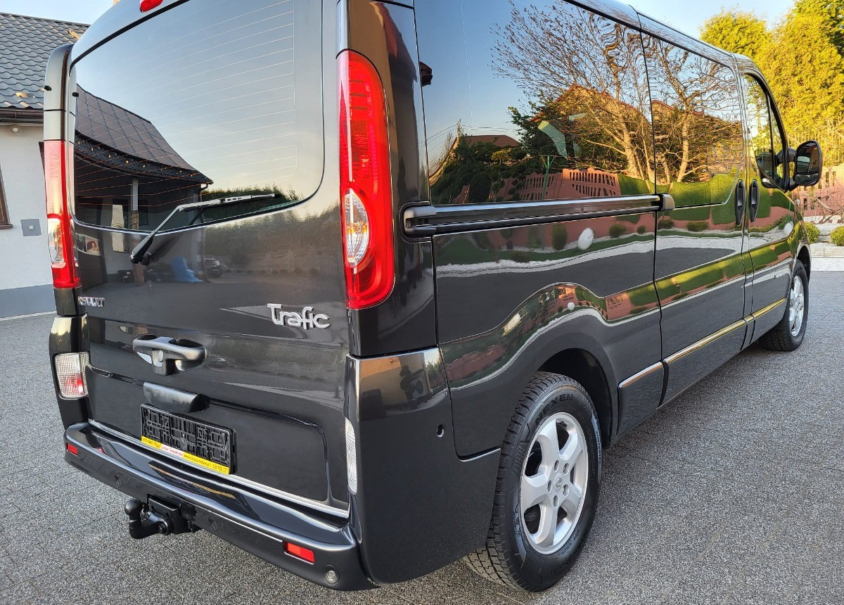 Opel Vivaro - Minibus, Mikrobus: obrázek 4 Opel Vivaro - Minibus, Mikrobus: obrázek 4